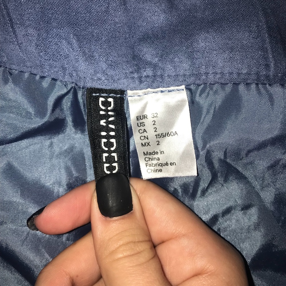 Mini skirt! - Picture 3 of 3